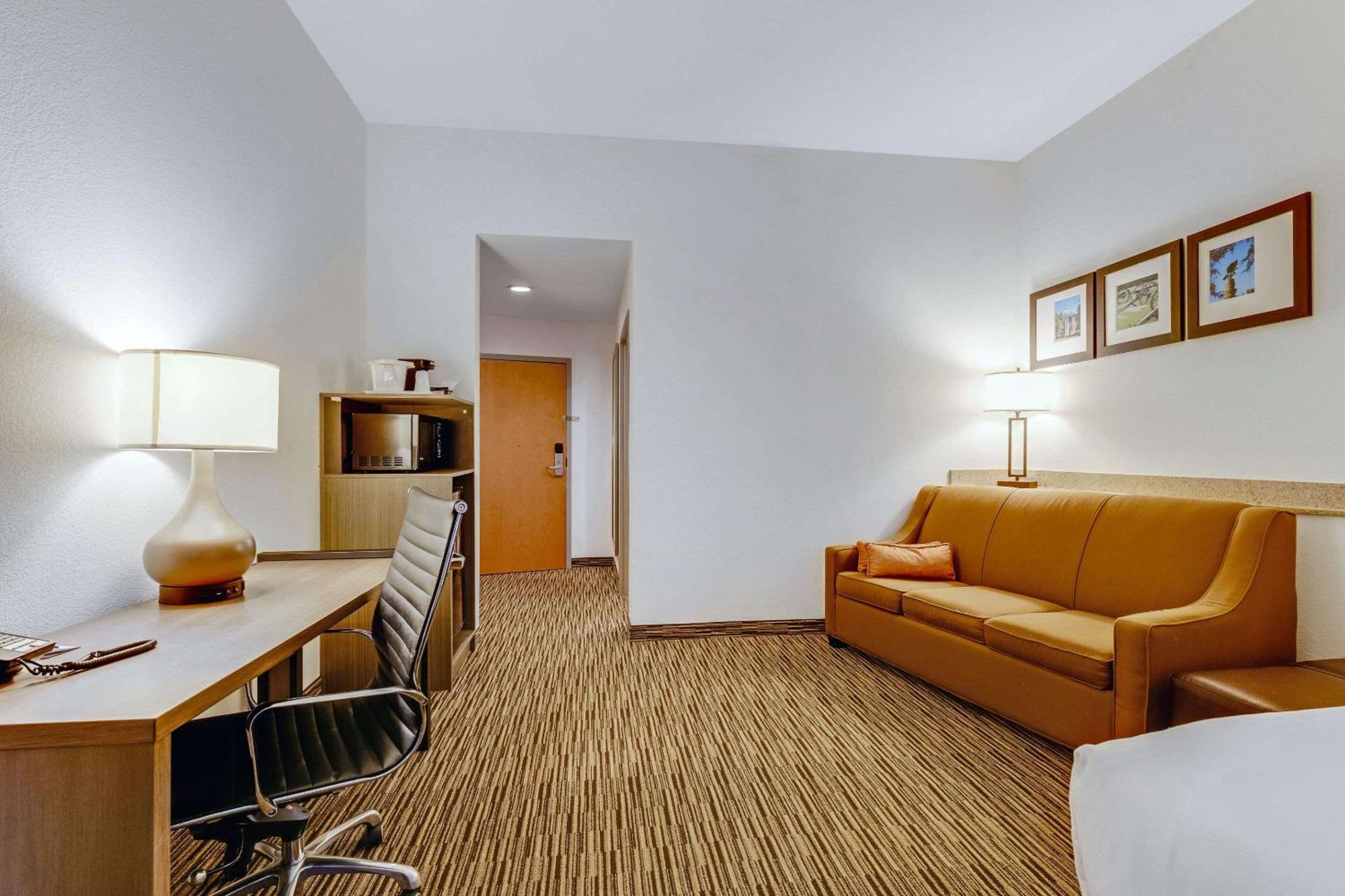 Comfort Suites Murfreesboro Exterior photo